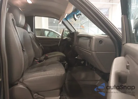 2006 Chevrolet Silverado 1500 Work Truck z USA, uszkodzony, nr VIN 3GCEC14X56G192322